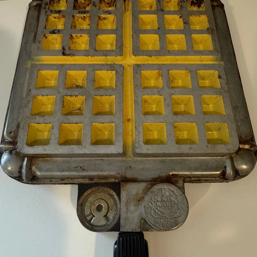 Nordic Ware Cast Aluminum Stovetop Waffle Iron Maker‎ Vintage Square